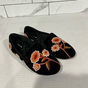 Birdies The Starling Night Velvet  Embroidered Flora Flats